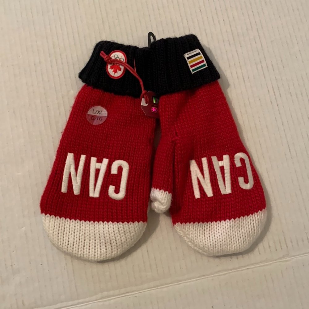 Canada Olympic Red Mittens Maple Leaf Adult Size L/XL Hudsons Bay New With Tags